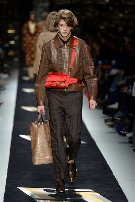 fendi uomo 2019 2010 milano